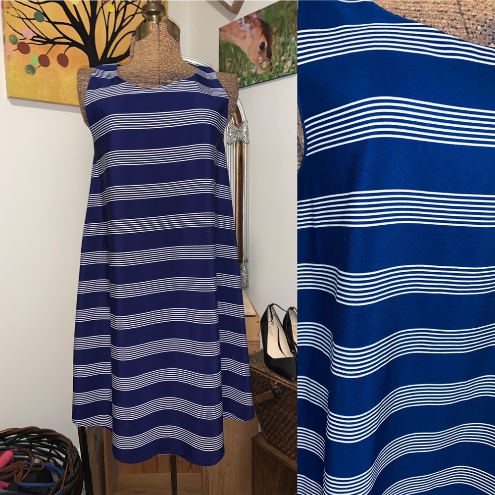 Trapeze style dress by Everly
